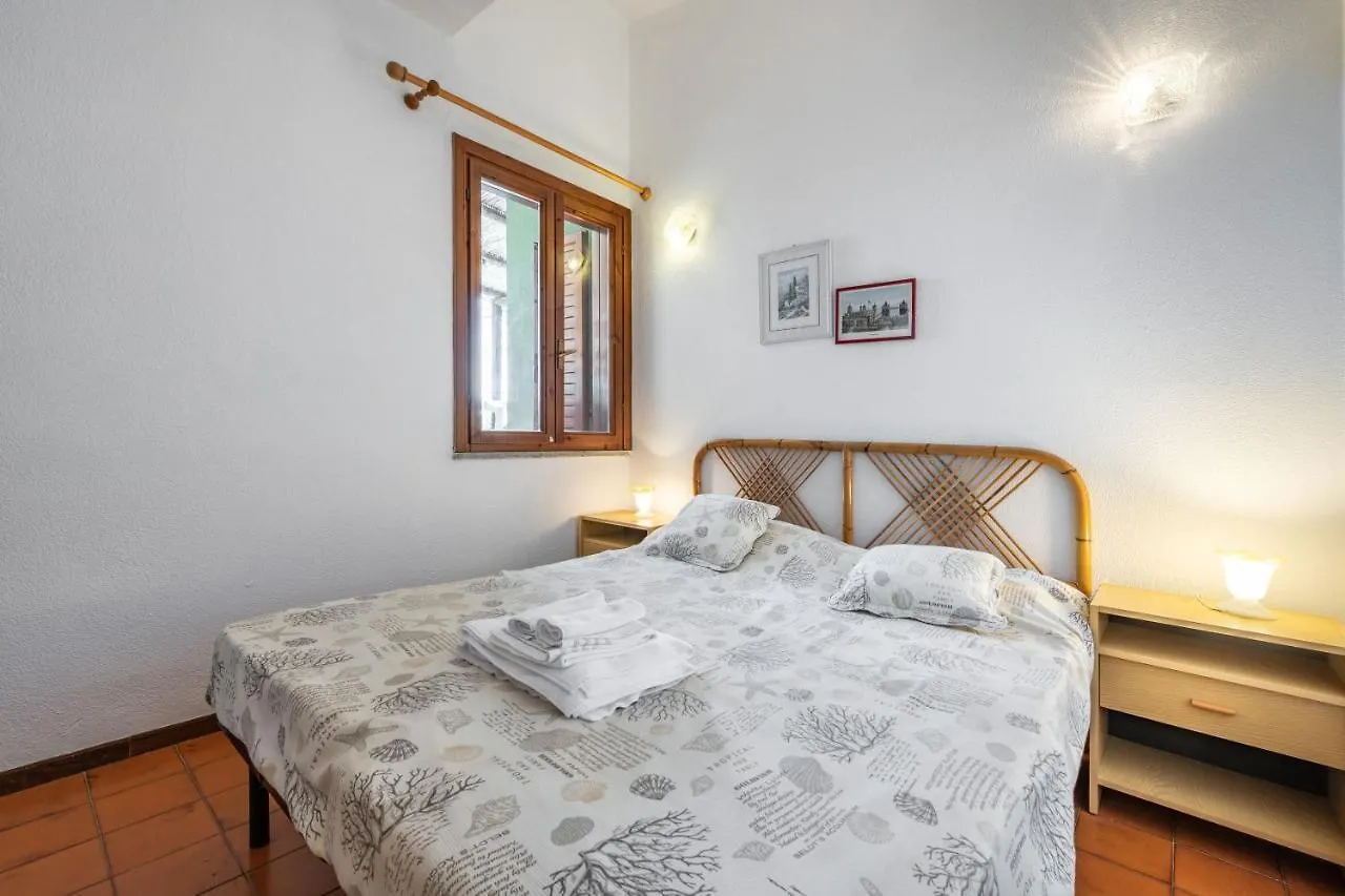 Vila Accu Is Prezzus Tipo H Fronte Mare Villasimius